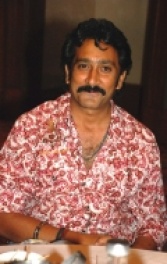 Мукеш Тіварі (Mukesh Tiwari)